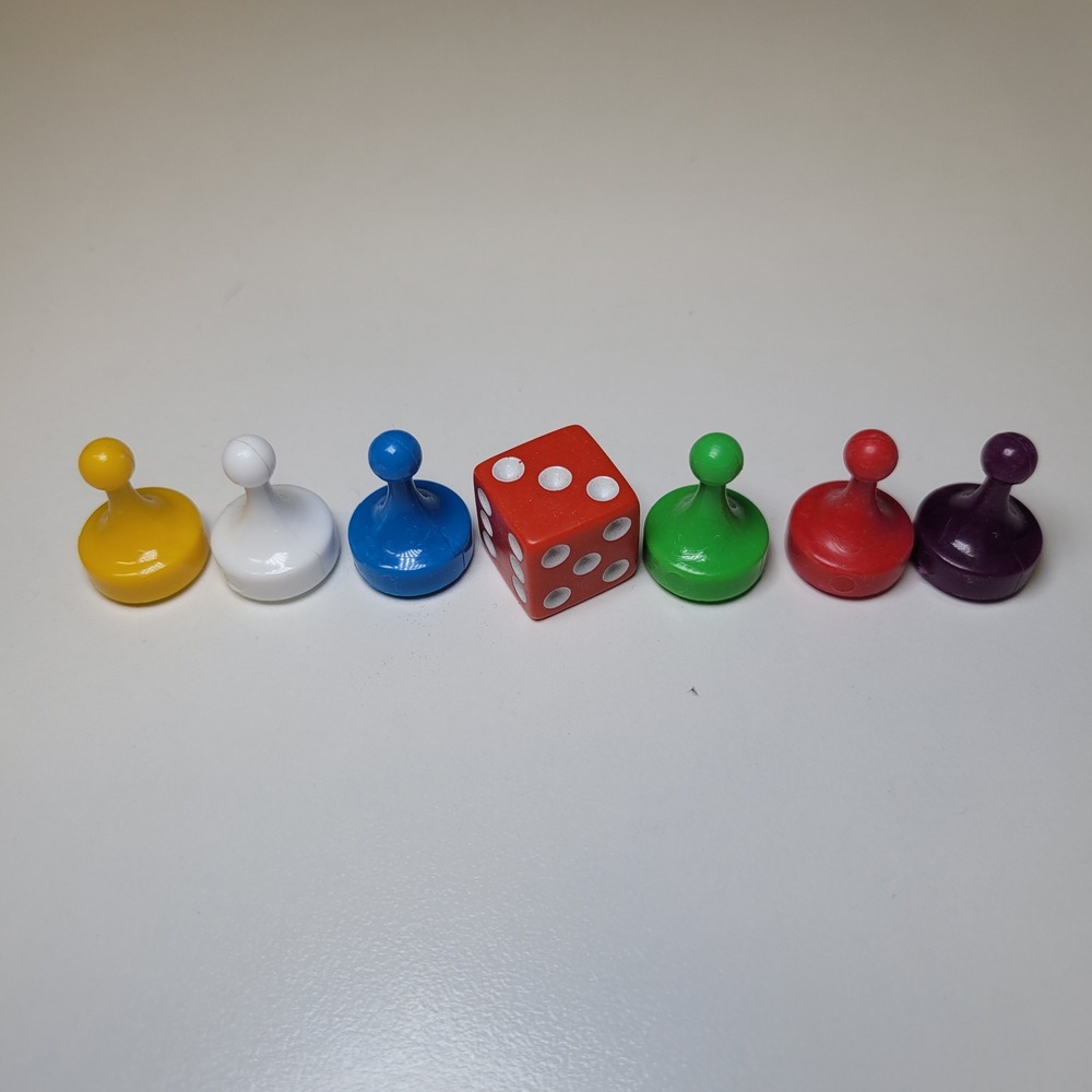 1989 Clue Game Replacement Pieces Tokens Die Figures Red Dice Small Pieces Color